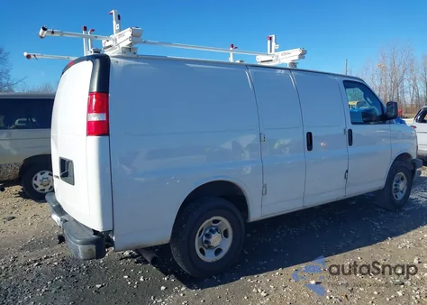 2019 Chevrolet Express 2500 Work Van из США, поврежденный, VIN 1GCWGAFG8K1276410